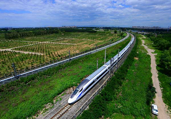 高铁铁路植草护坡工程图片